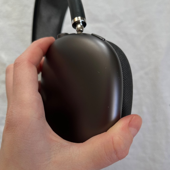 Apple AirPods Max – Space Gray — Excellent Condition (No Box/Cables, Case Includ - Picture 8 of 9